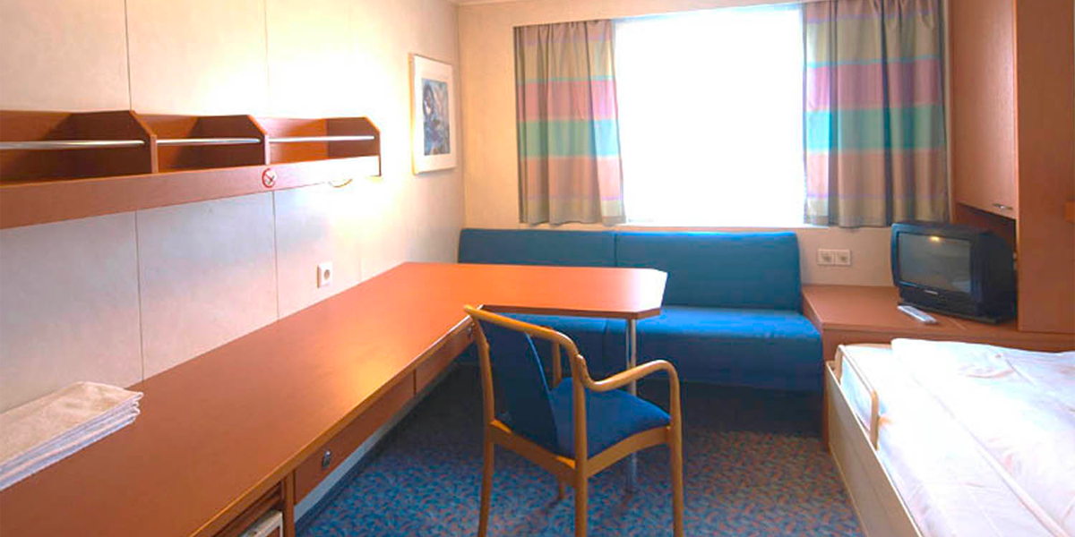 Space Charter Web pet cabin sea view