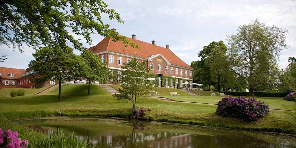 Small Danish - Hindsgavl Small Danish - Hindsgavl