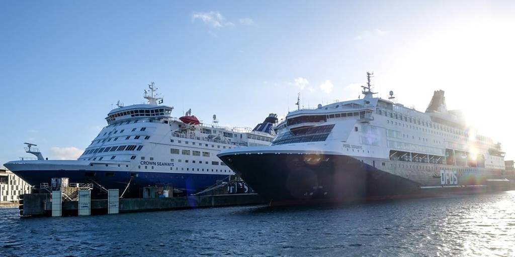 DFDS Crown & Pearl 