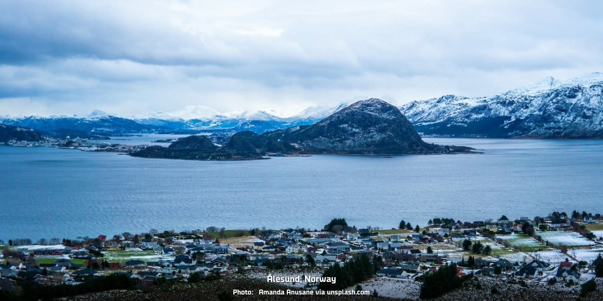 A╠èlesund Norway