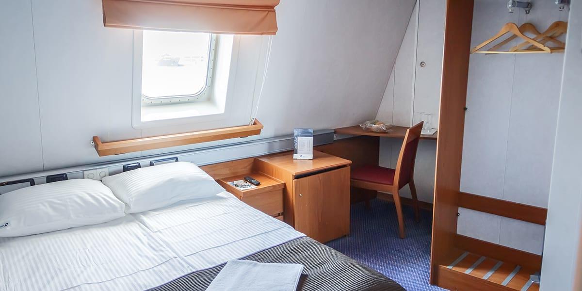 Commodore De Luxe Cabin on Regina Seaways Commodore De Luxe Cabin on Regina Seaways