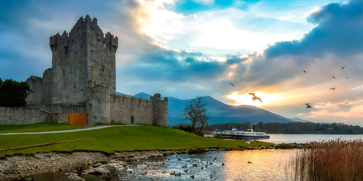 DE Ireland TravelGuide 3rdBox Ross Castle