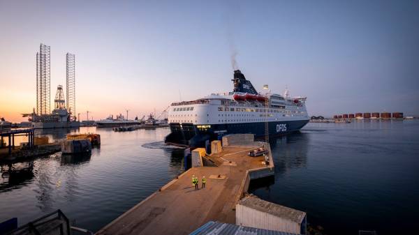 Crown departuring Frederikshavn