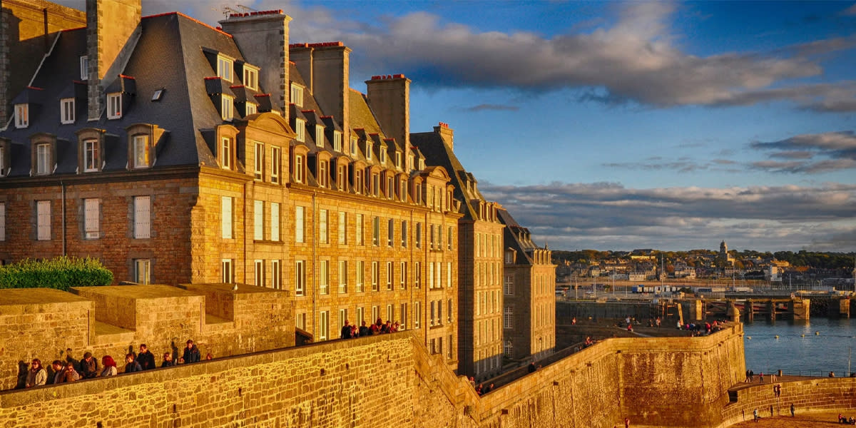 FR 25 10 StMalo