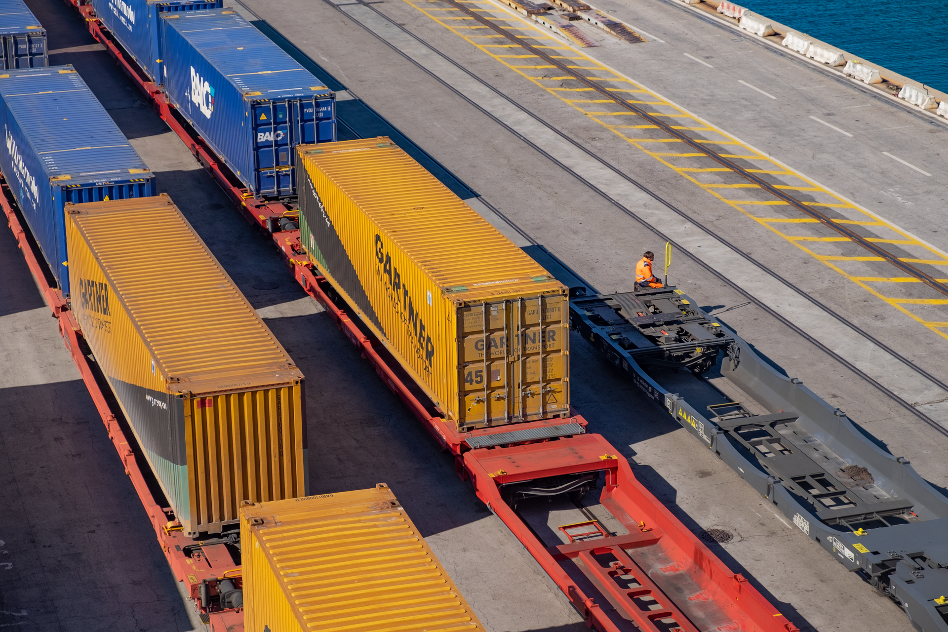 DFDS Containers - Containers on rail