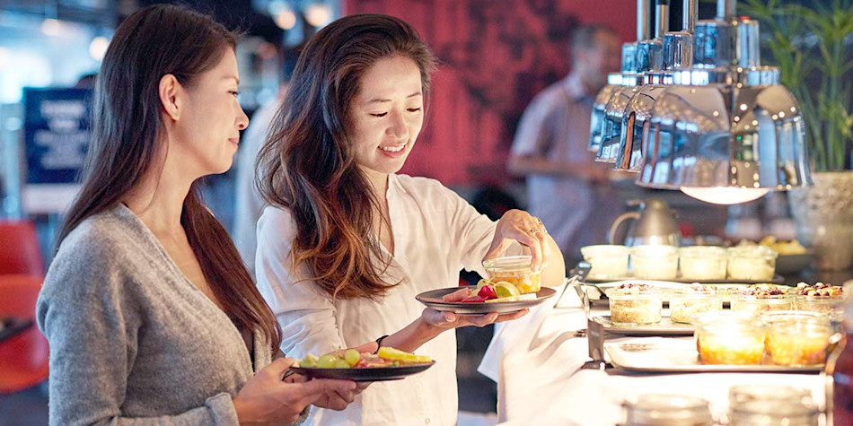 Onboard buffet in 7 Seas 