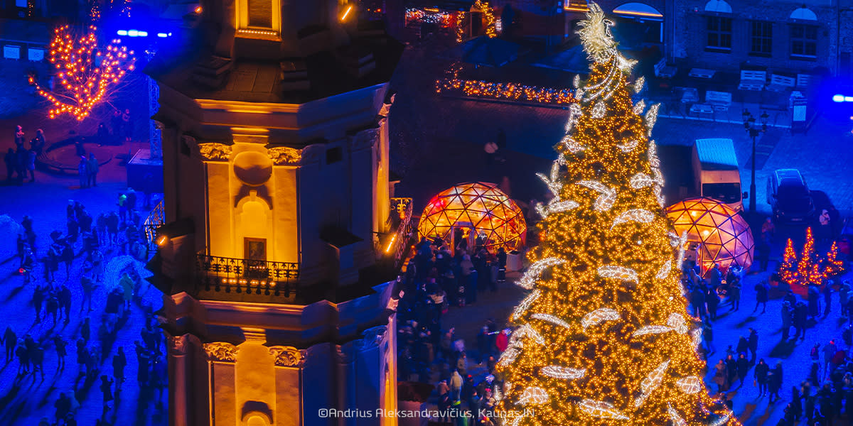 Christmas tree and Town Hall in Kaunas
