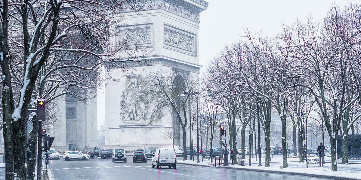 Arc de Triomphe in snow