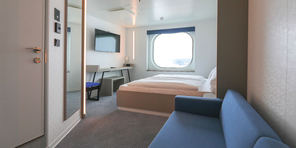 Space Charter Web 1-3 berth VIP cabin with sea view