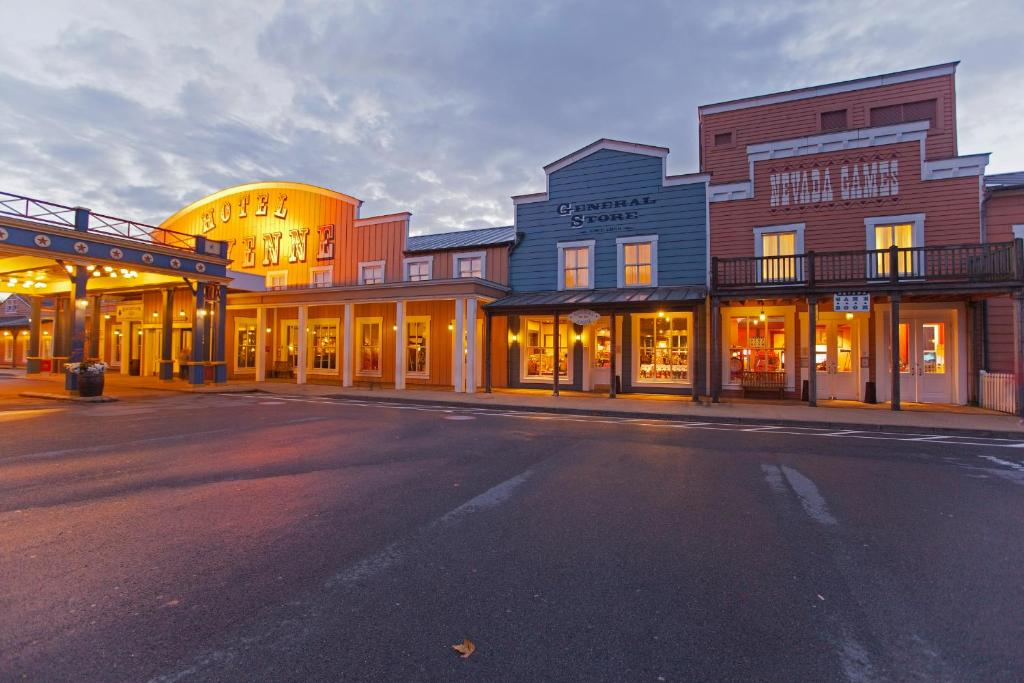 Exterior Disney's Hotel Cheyenne