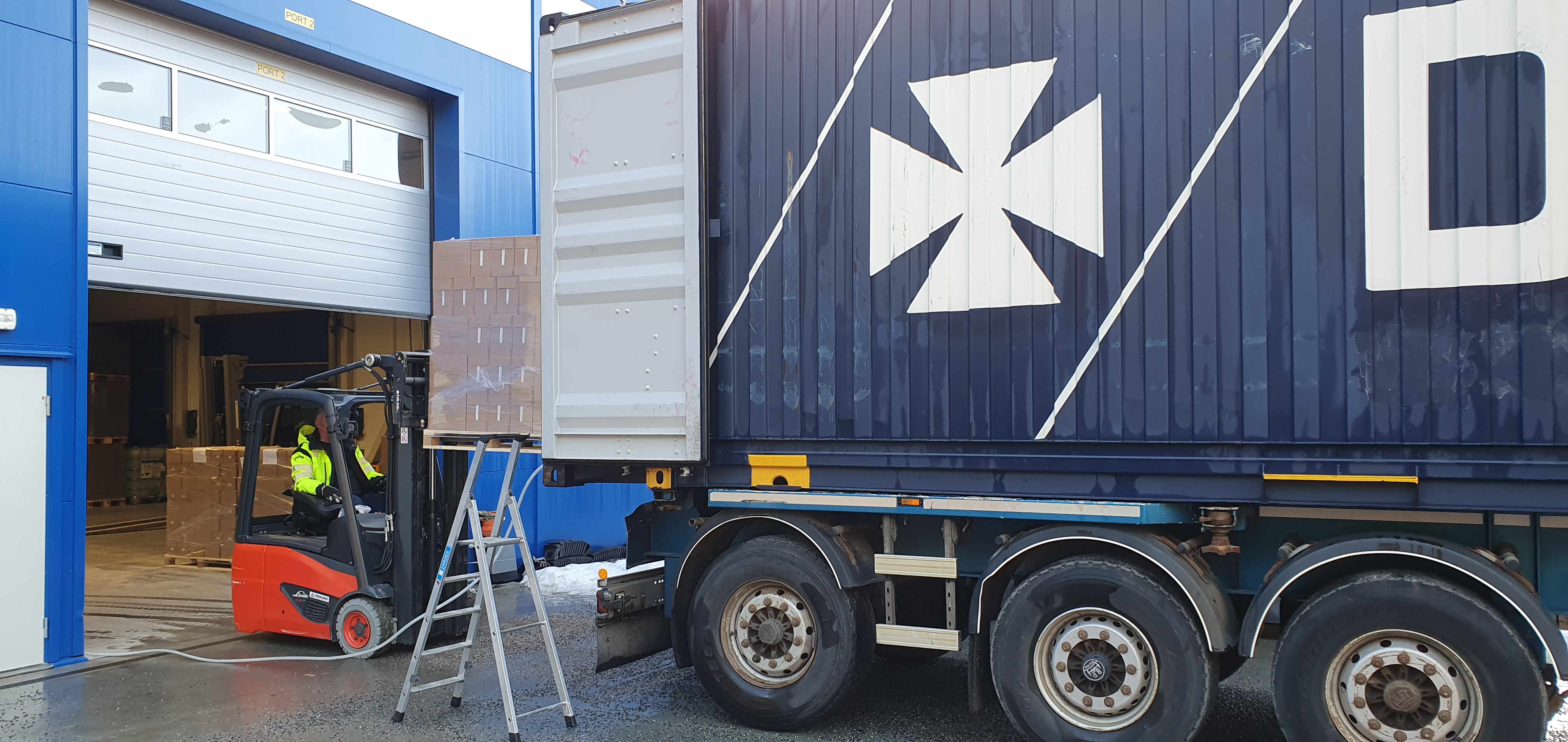 DFDS is shipping a 45ft container of clean drinking water to Ukraine, featured article picture, news article