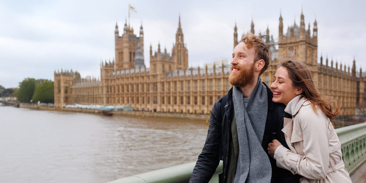 Couple in London, Autumn hero Couple in London, Autumn hero