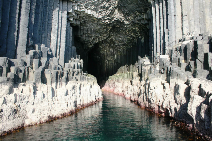 Isle of Mull - Staffa - Fingals Cave