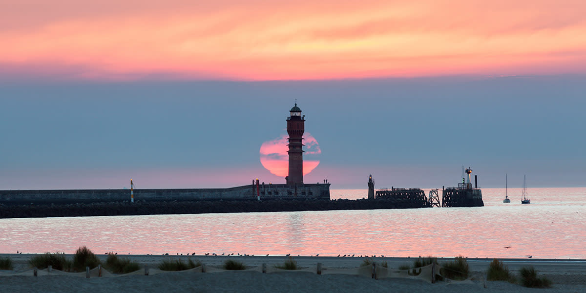 Dunkirk Lighthouse at Sunset