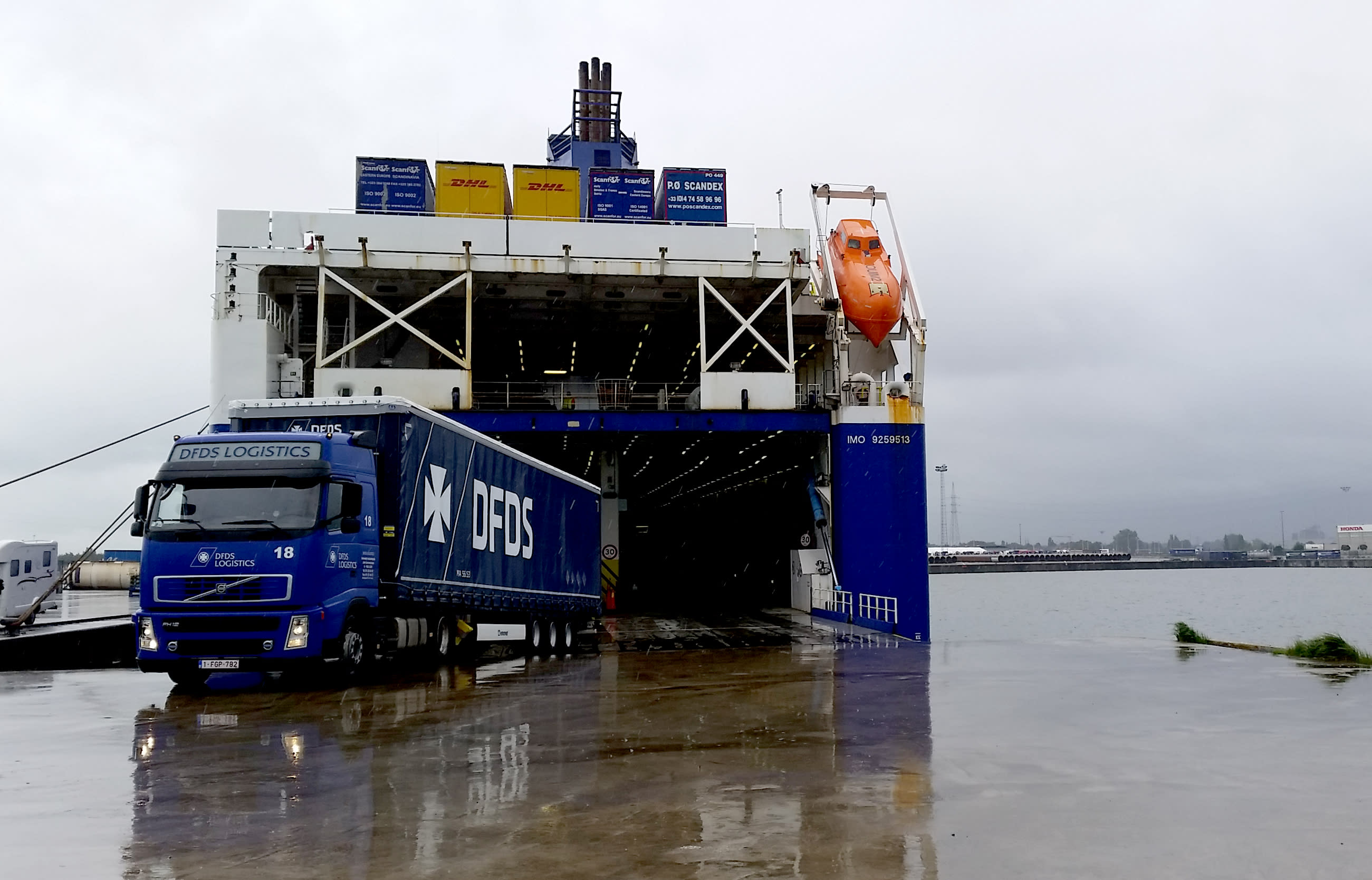 DFDS truck and vessel
