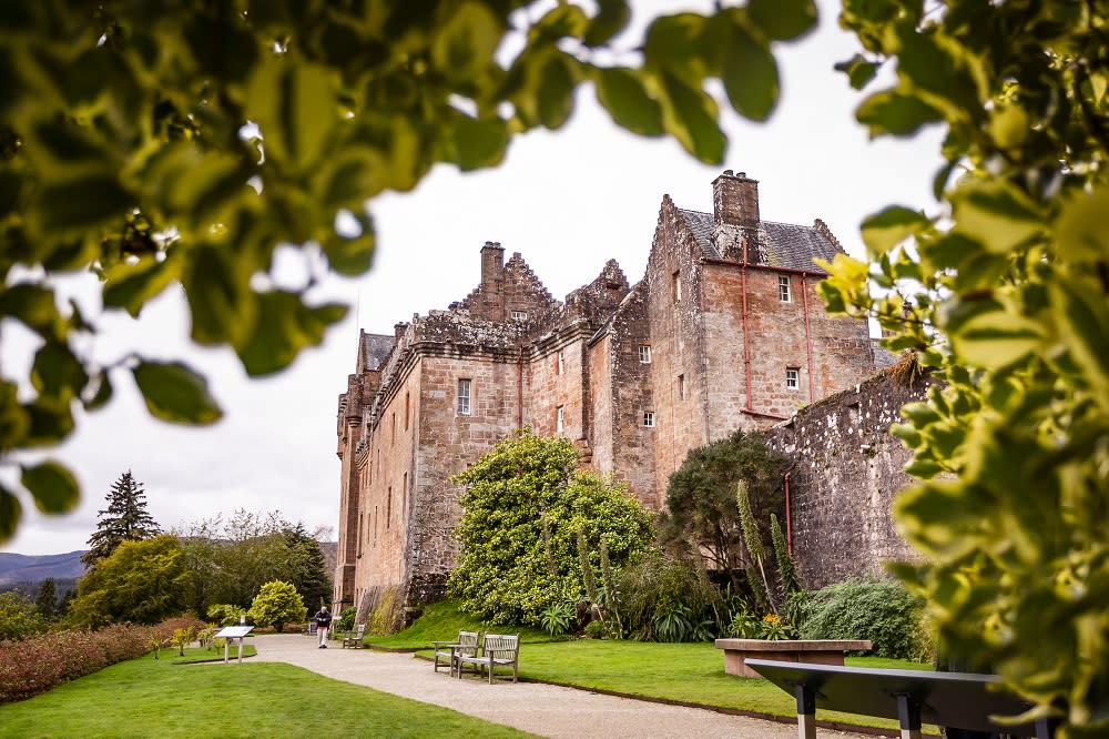 ARRAN - Brodick Castle