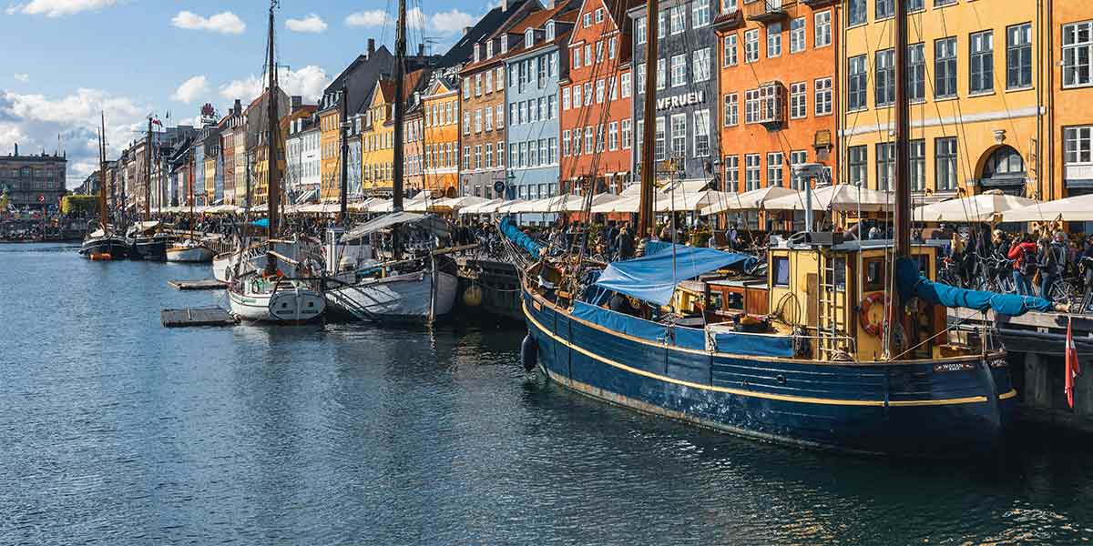 Hero spring in Nyhavn