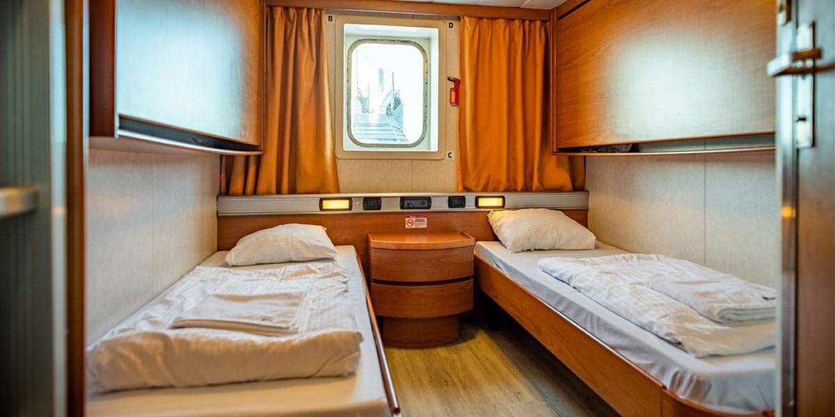 2 bed pet-friendly seaview cabin - Athena ferry