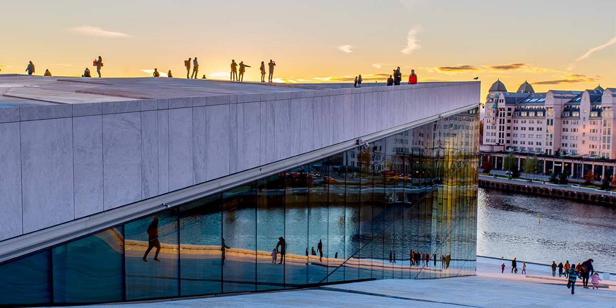 Solnedgang over operaen i Oslo 