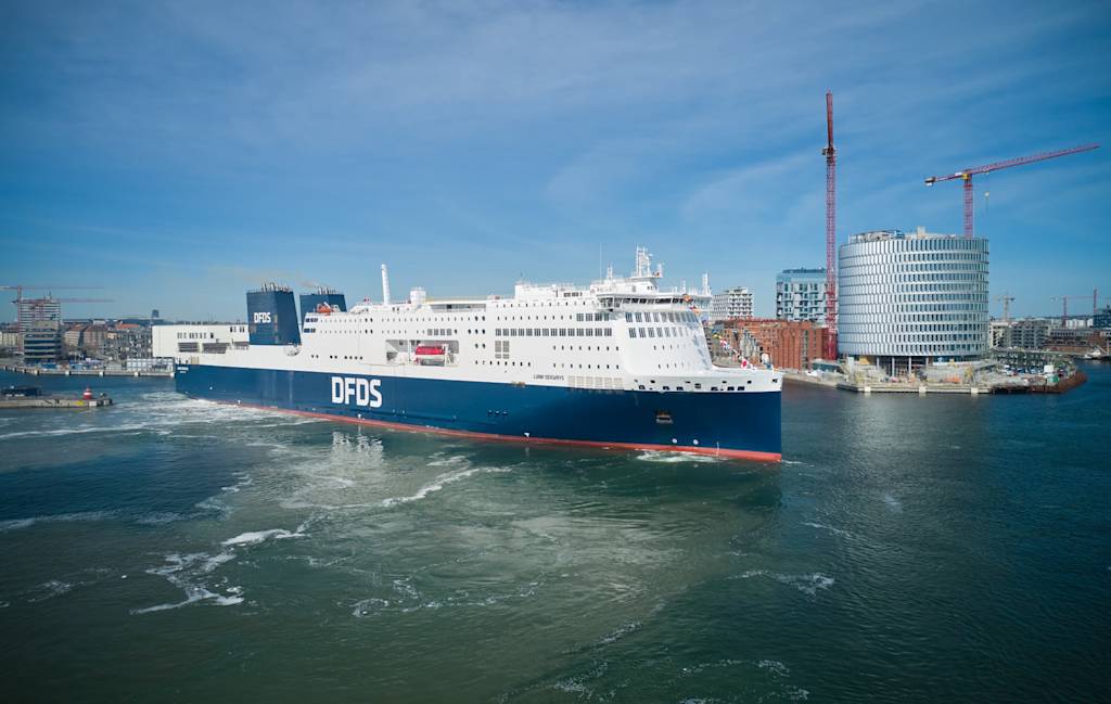 A photo of the new DFDS vessel Luna seaways docking at the DFDS terminal in Copenhagen DFDS Luna seaways David Schweiger 013