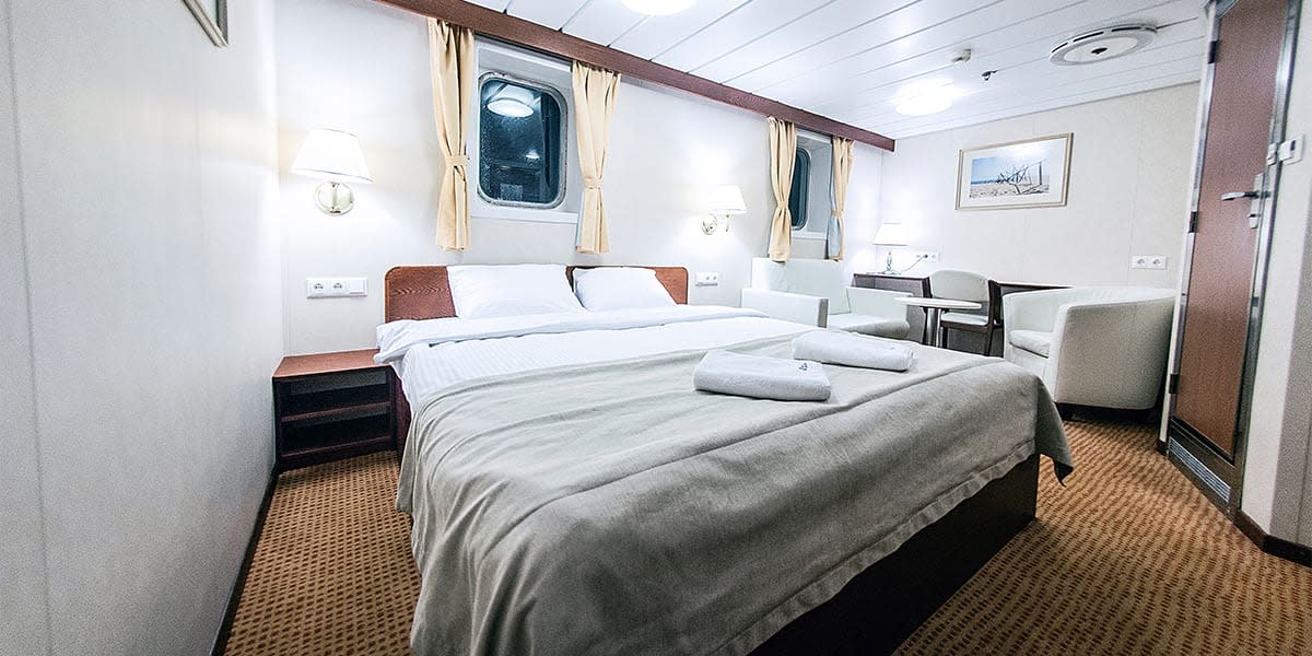 Commodore cabin on DFDS Athena ferry