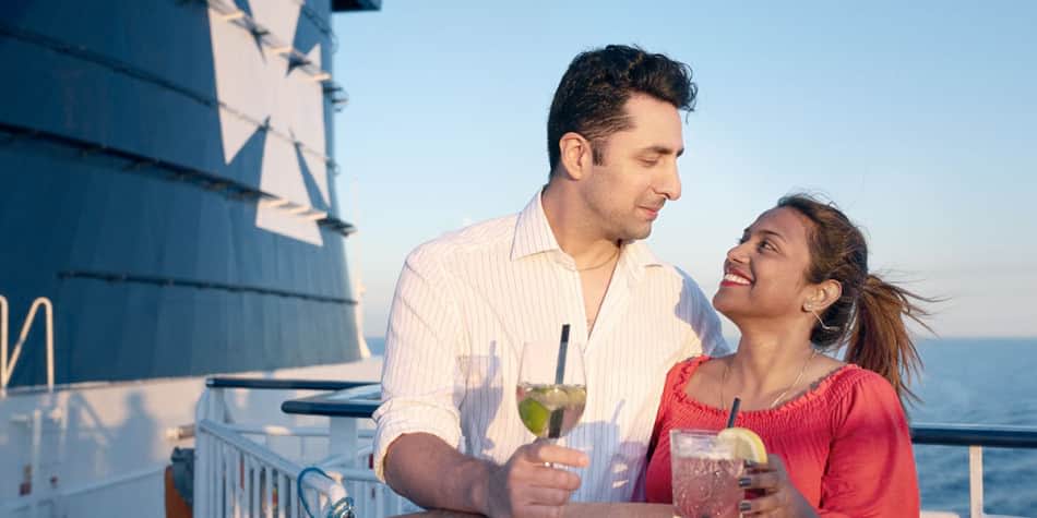 Par i Sky Bar ombord DFDS færge
