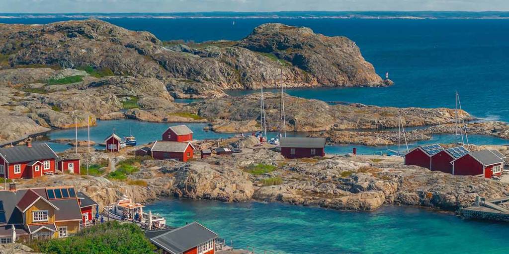 Små huse ved den svenske kyst