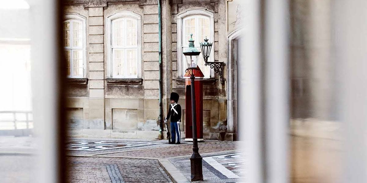 amalienborg gardist kobenhavn