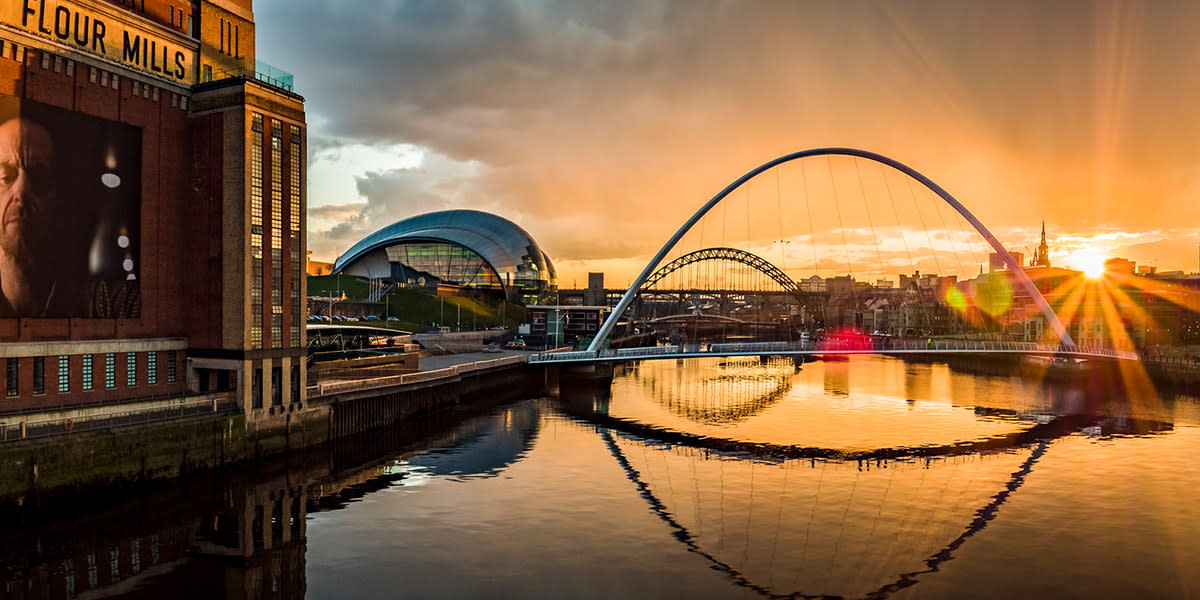 MiniCruise Newcastle Brigde Sunset[1]