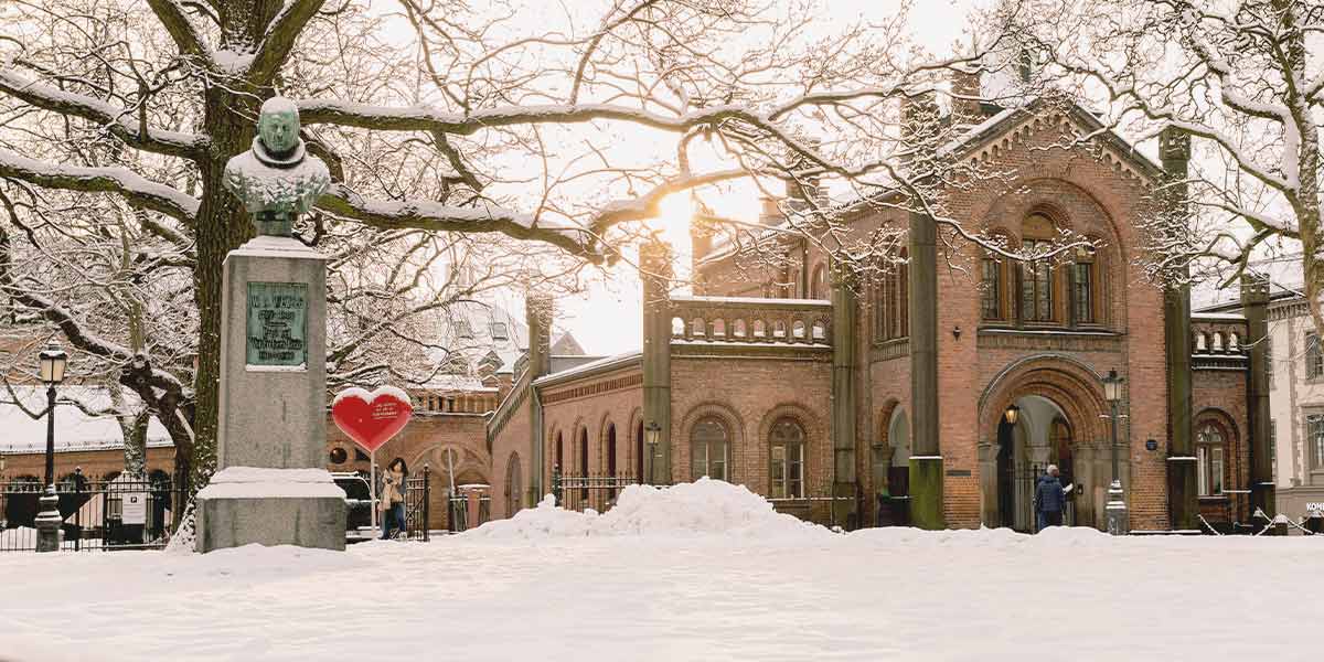 Snowy Oslo building - Didrick-Stenersen