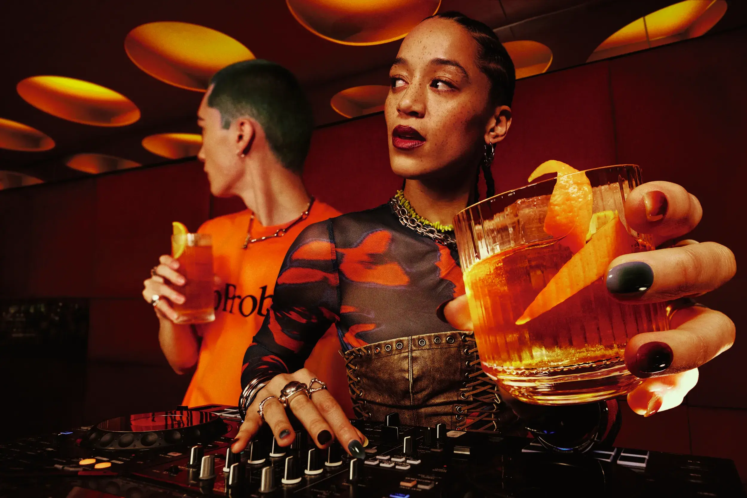 Monkey Shoulder Lifestyle Shot 6 Bar f2