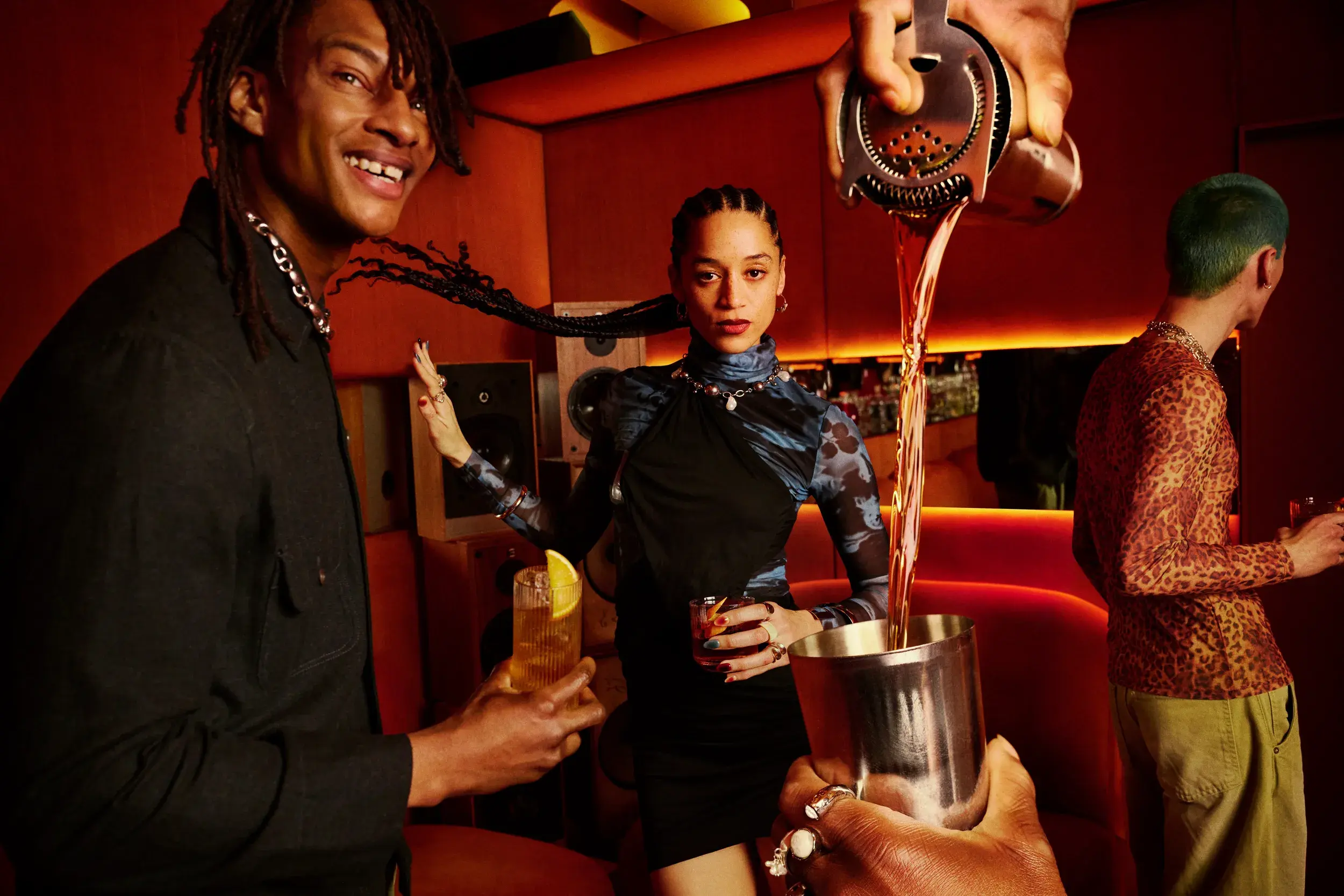 Monkey Shoulder Lifestyle Shot 8 Bar f3