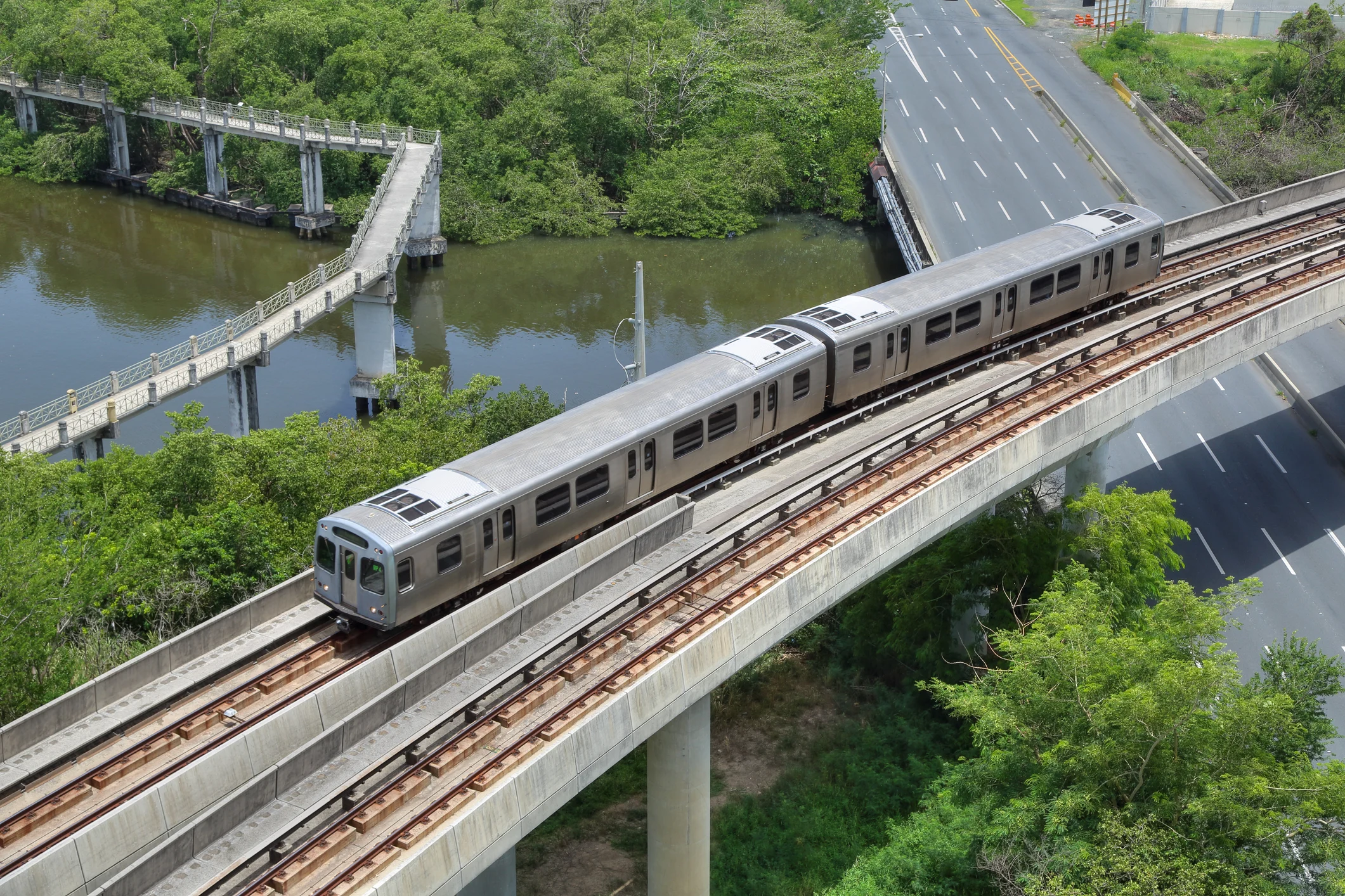 tren-urbano-tarifa-libre-de-costo