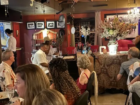 Google owner photo. Attribution: Carli‘s Fine Bistro and Piano (https://maps.google.com/maps/contrib/101100928367496629840)