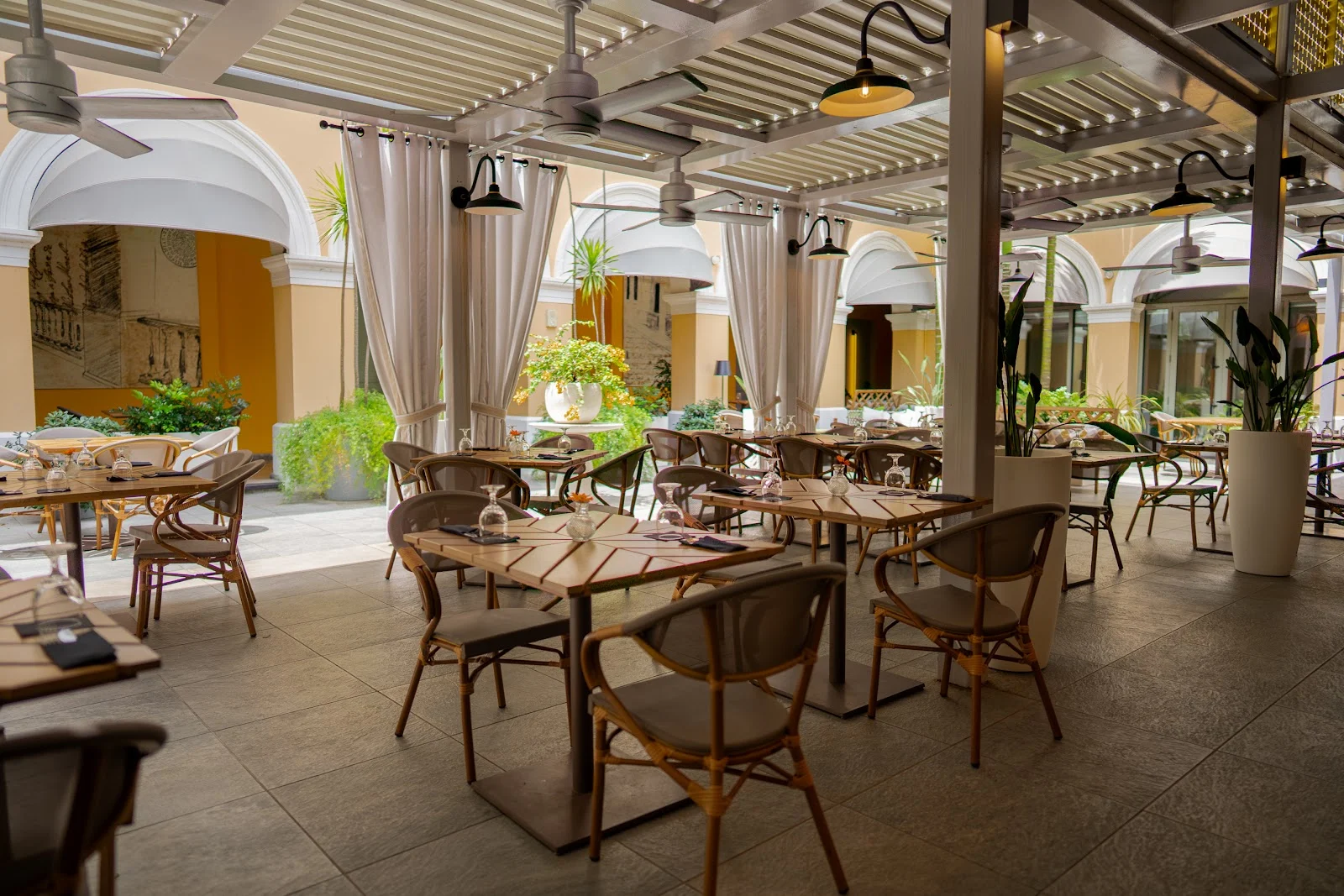 Google owner photo. Attribution: Consular Restaurant & Bar (https://maps.google.com/maps/contrib/100511632613475415948)