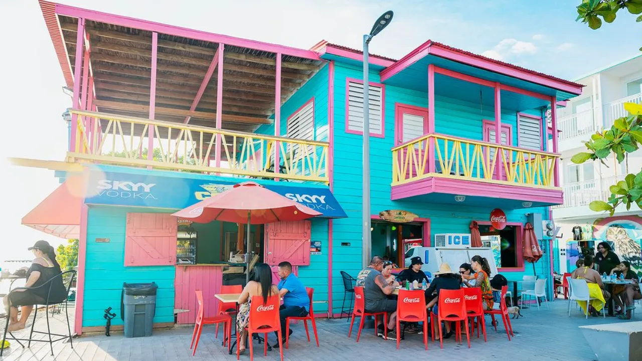 Parada de Orgullo en Cabo Rojo y dónde comer durante tu visita