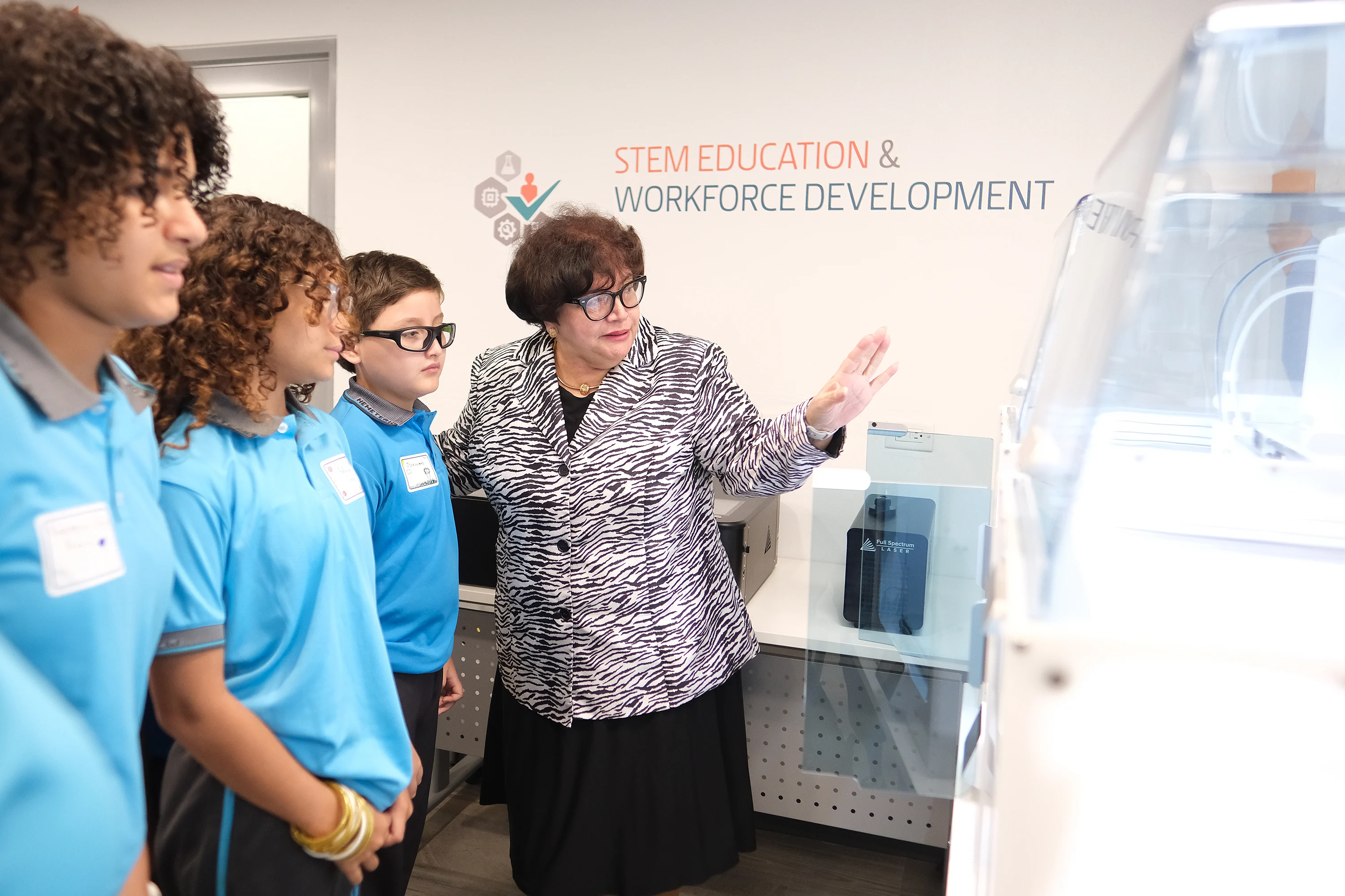 Hexagon-3D-Printing-Studio-3.jpg