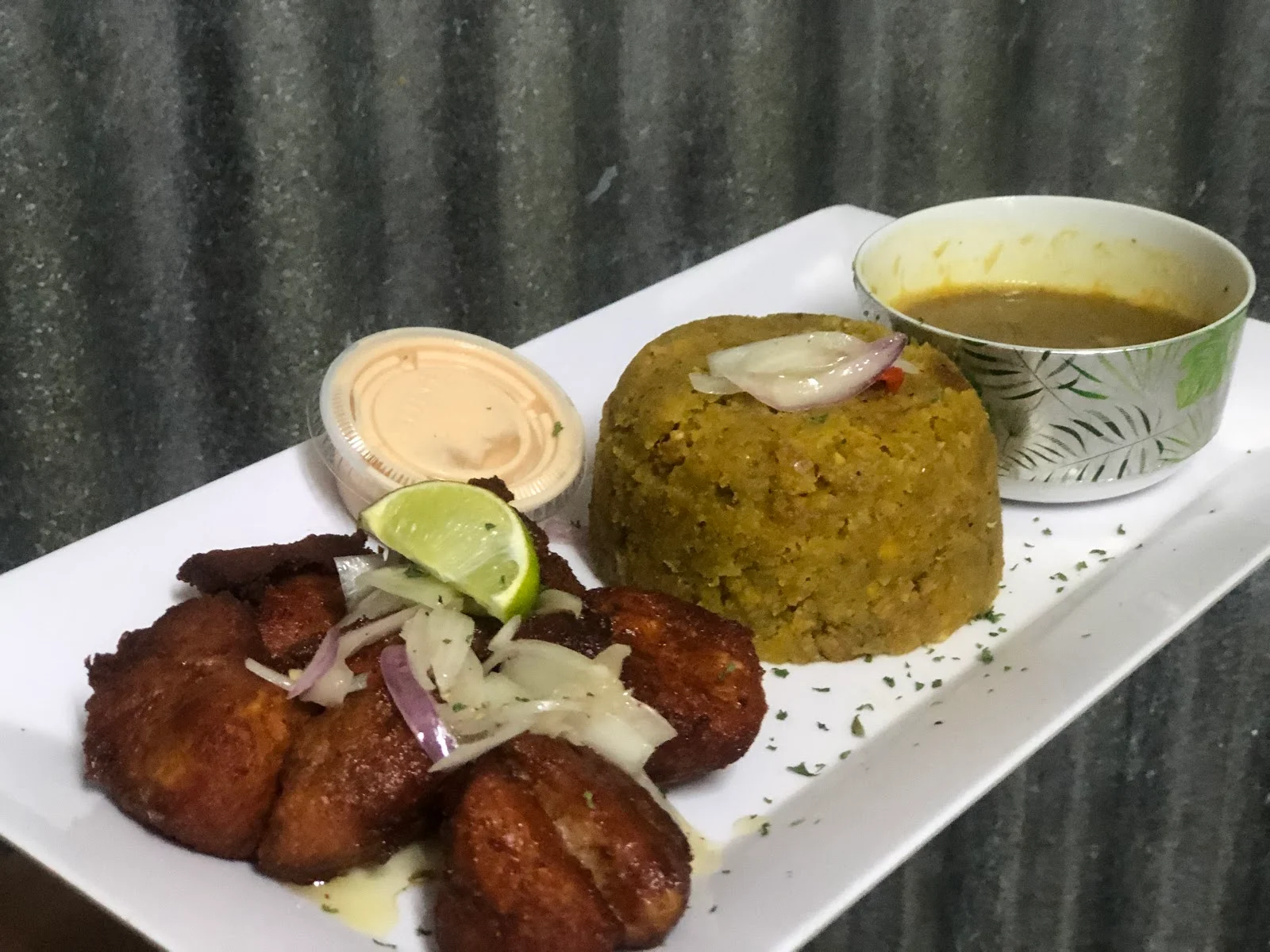 Almorzar en Rincón Tropical