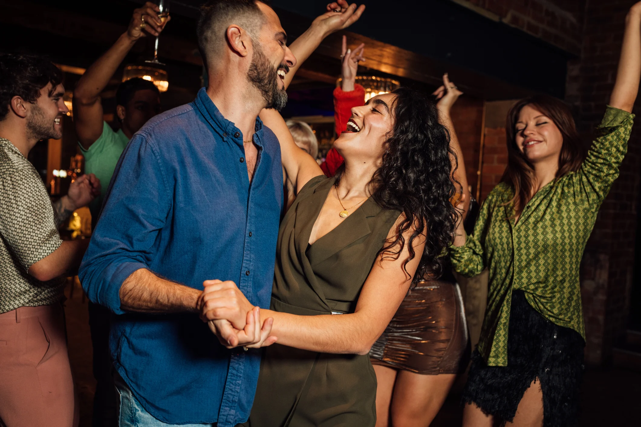 Baila salsa en pareja en estos 17 lugares alrededor de la isla