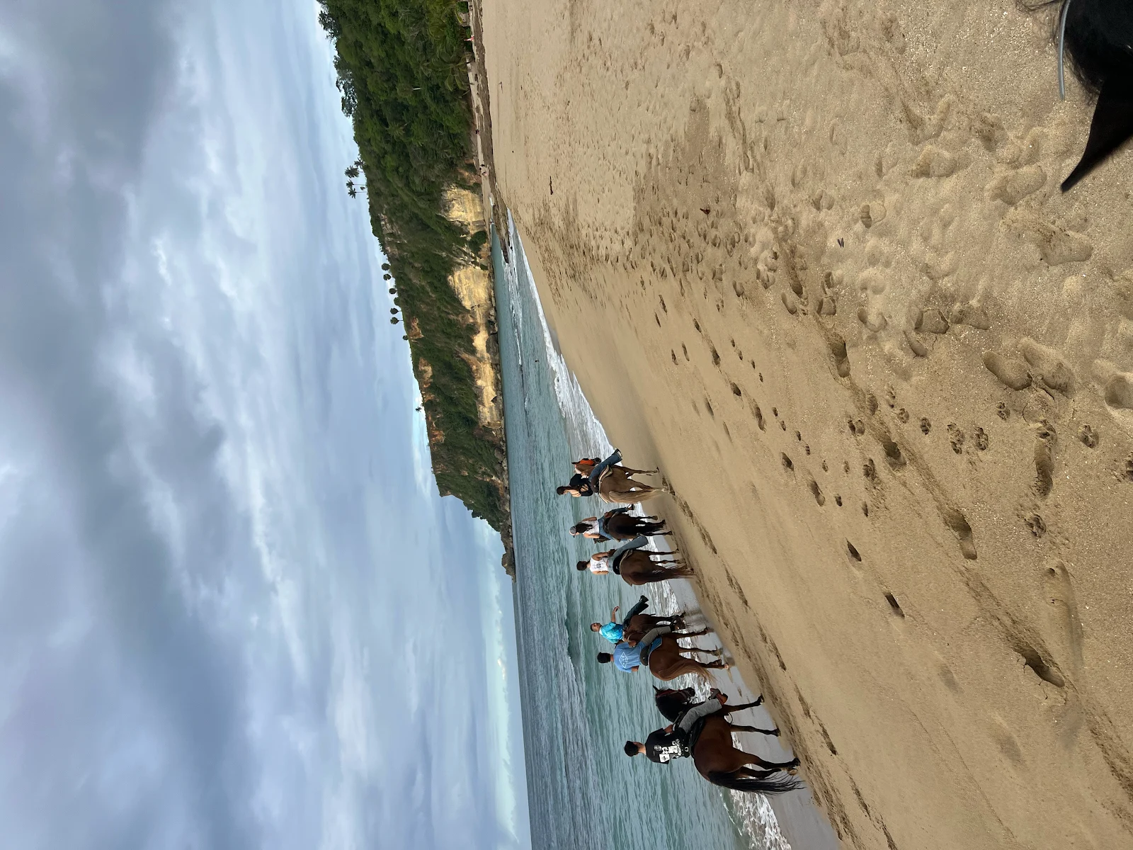 Google owner photo. Attribution: Playuelas Horse Rides (https://maps.google.com/maps/contrib/105245714589426884920)