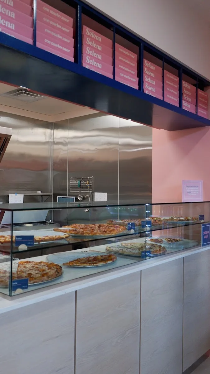 Imported from Google Places. Attribution: Selena Pizzeria - Señorial Plaza (https://maps.google.com/maps/contrib/112576584683828597019)