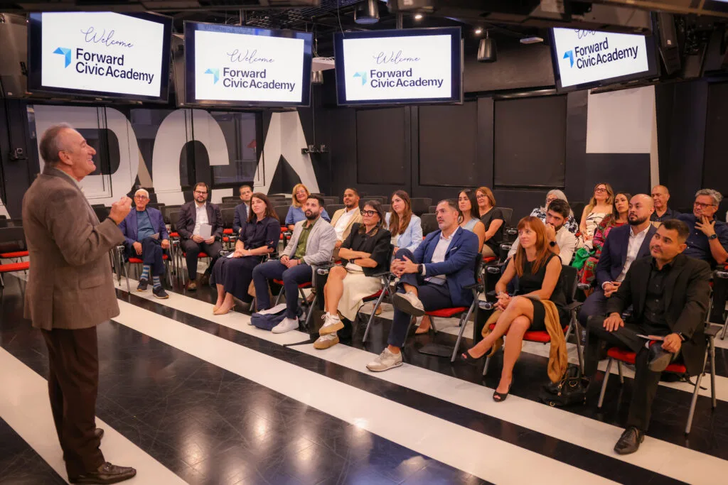 Forward Civic Academy impulsa el diálogo como herramienta de cambio