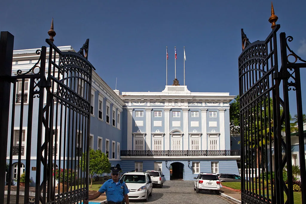 que-hace-gobernador-legislador-senador-alcalde-job-description