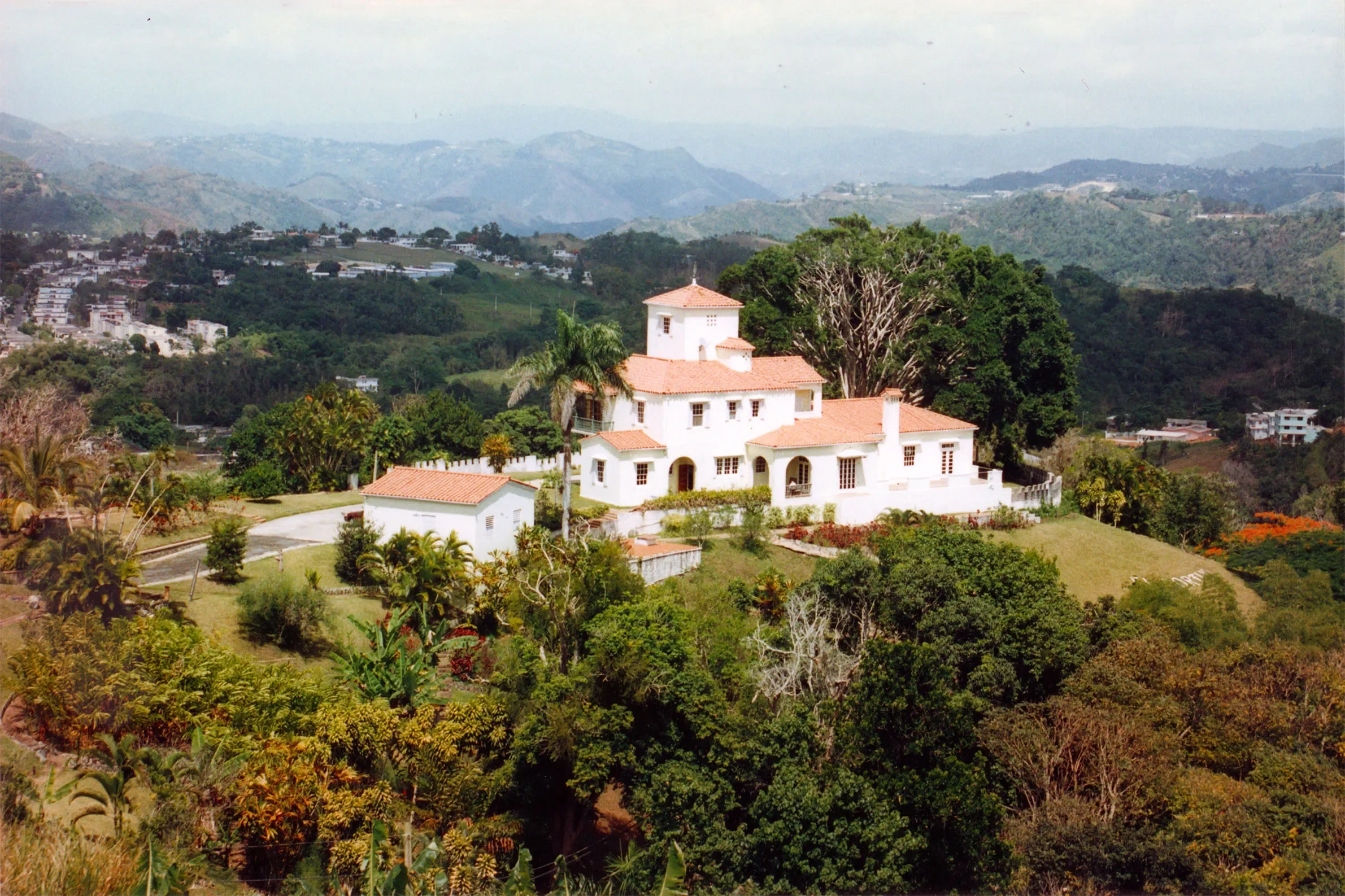 Castillo-El-Cortijo.webp