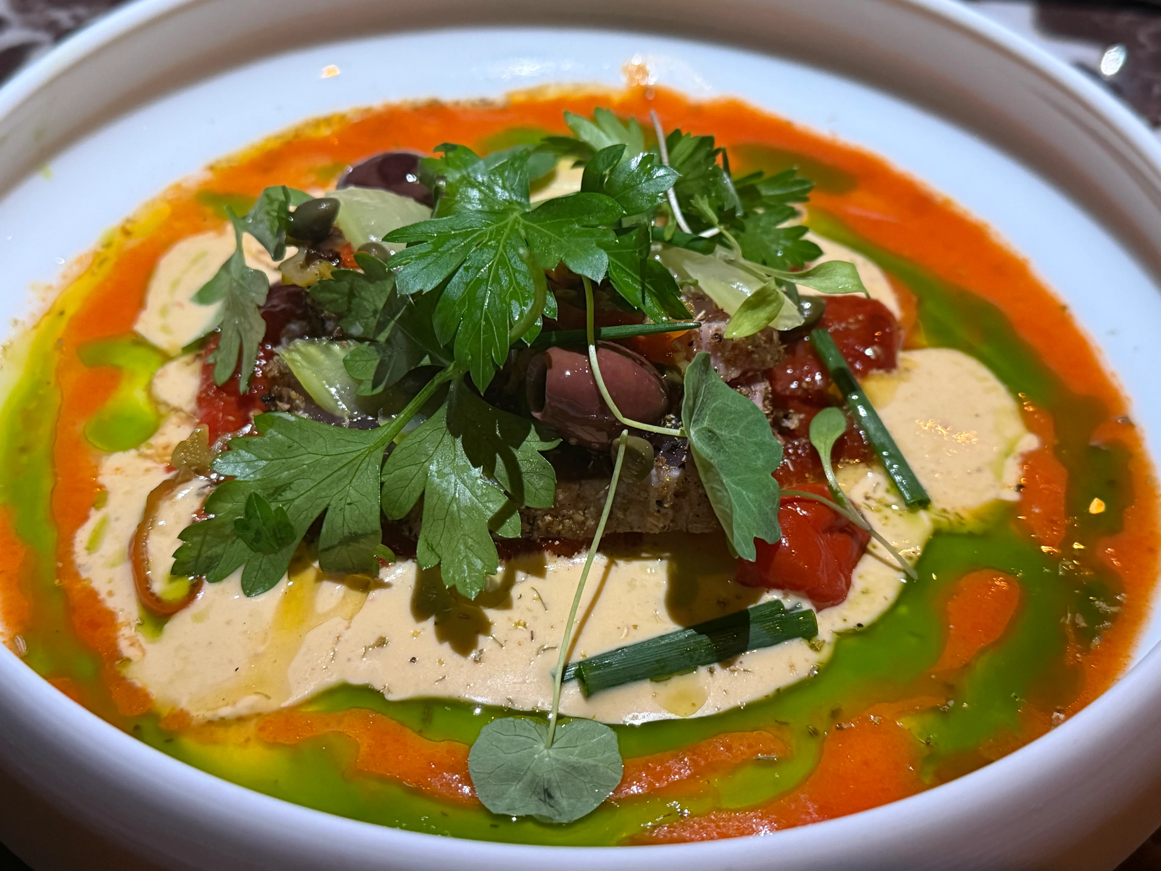 Atún en costra de cilantro