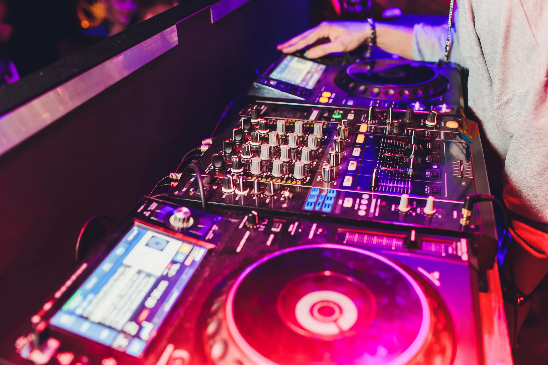 de-lazer-a-la-placita-un-recorrido-por-las-discotecas-de-ayer-y-hoy