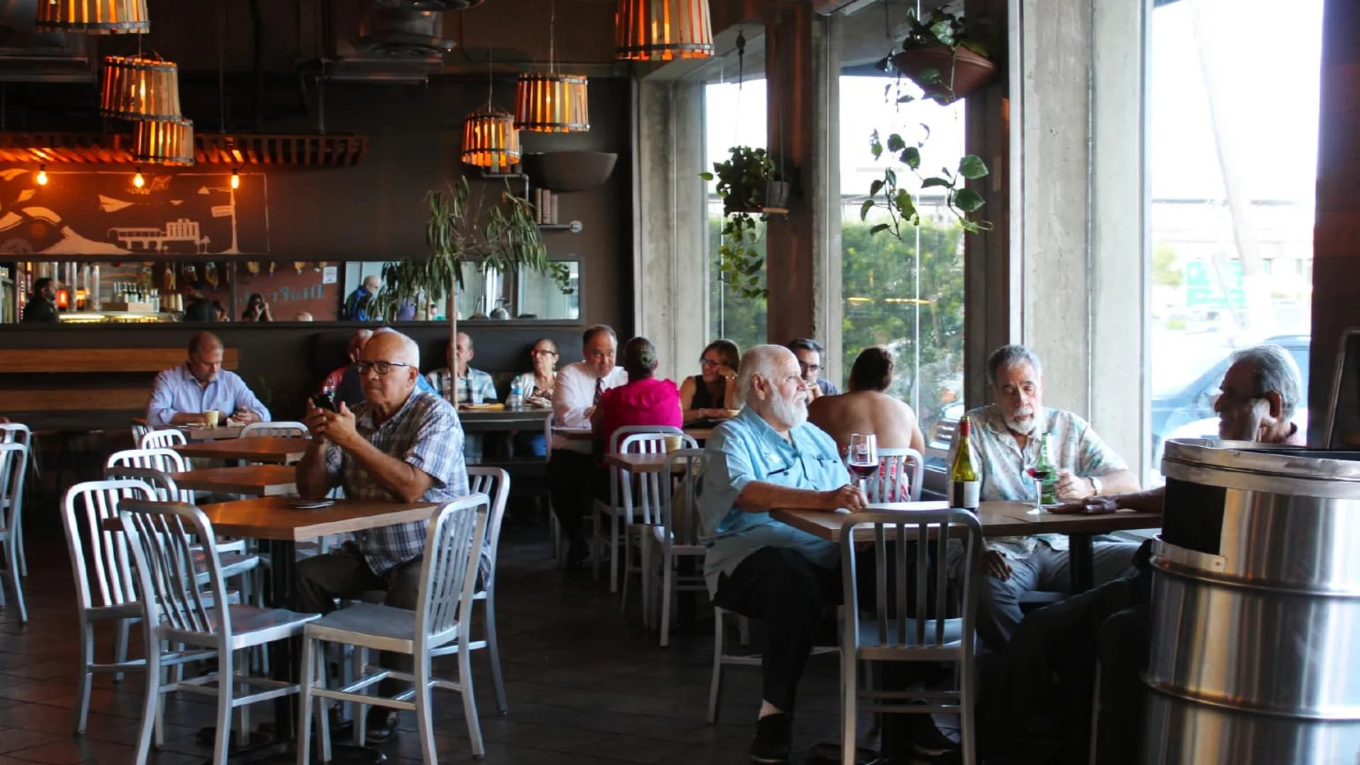 restaurantes-y-coffee-shops-locales-abiertos-tras-el-paso-de-fiona-por-la-isla
