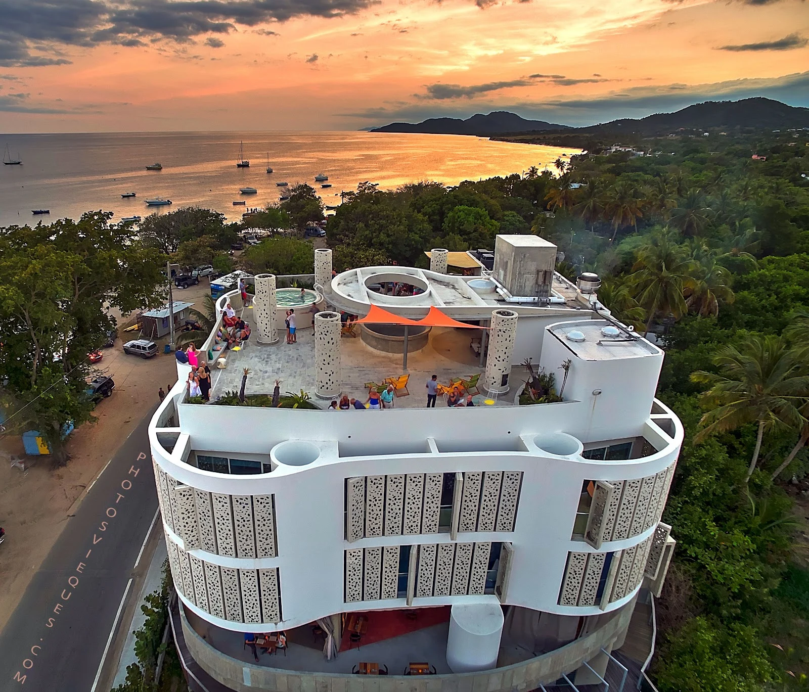 Google owner photo. Attribution: El Blok Hotel (https://maps.google.com/maps/contrib/107239929605016778108)