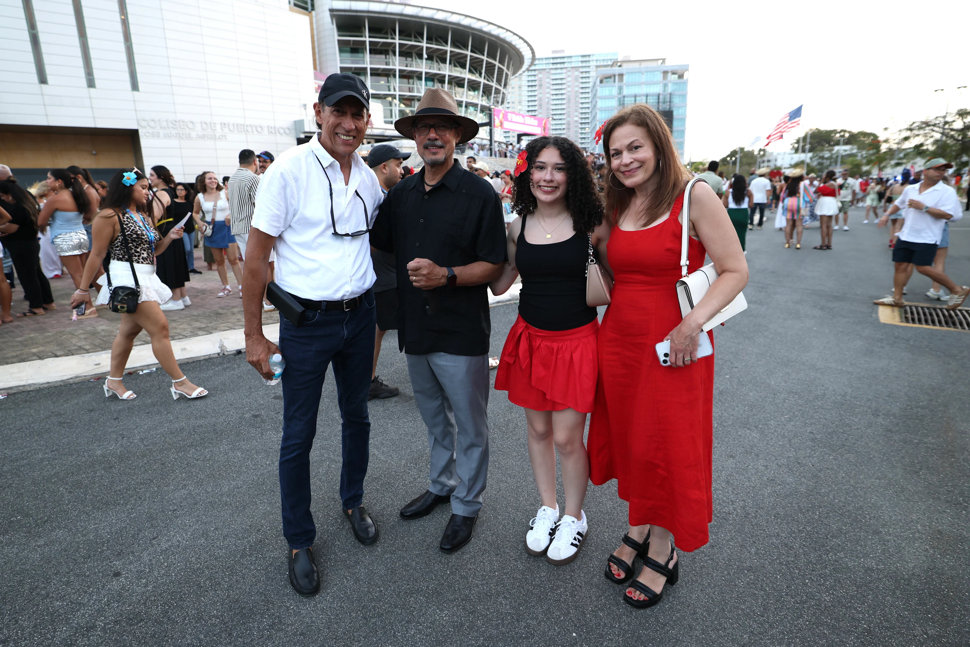 Carlos-y-fAMILIA-1-1.jpg