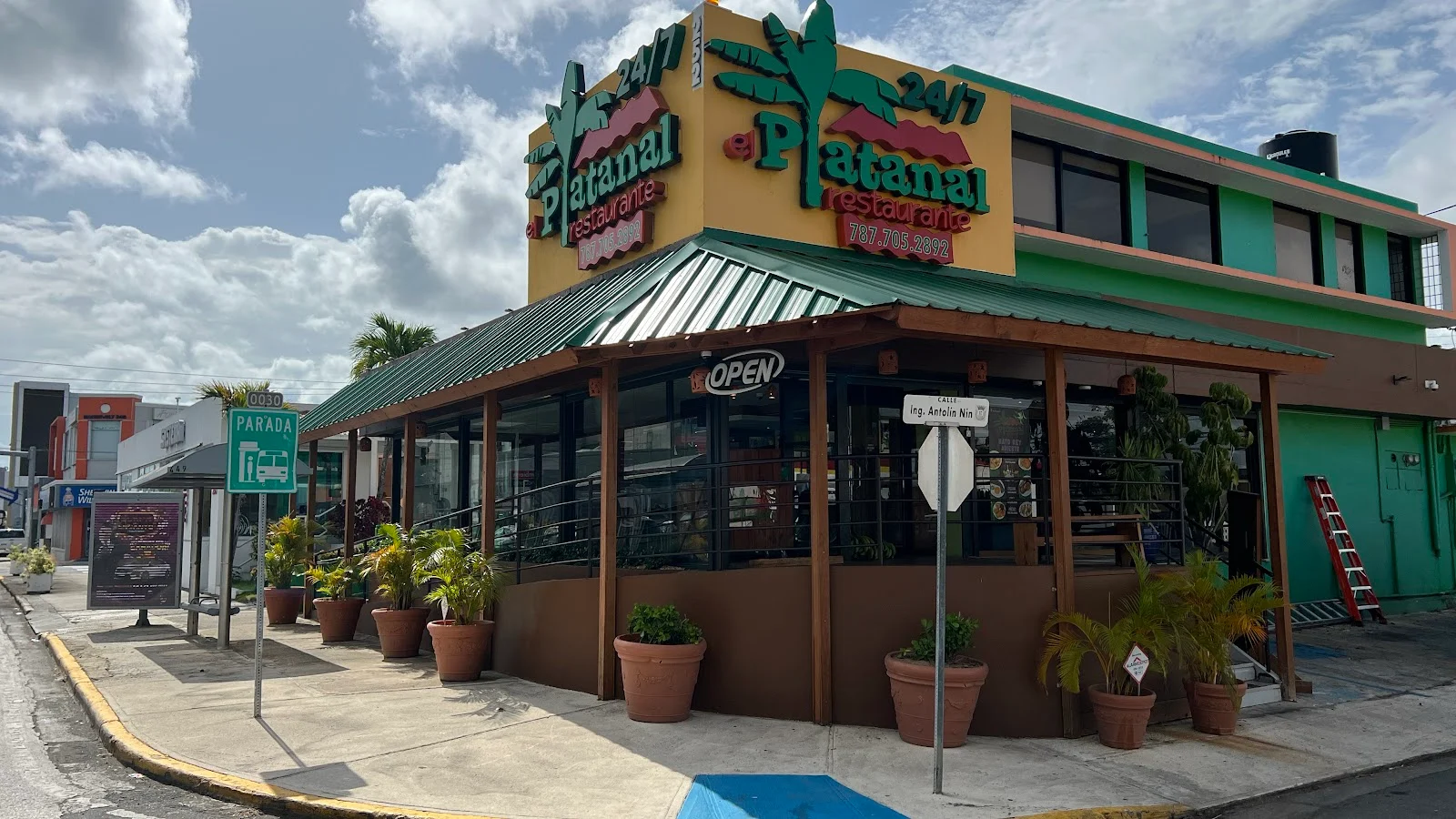 Google owner photo. Attribution: El Platanal Hato Rey (https://maps.google.com/maps/contrib/111086037388404758918)